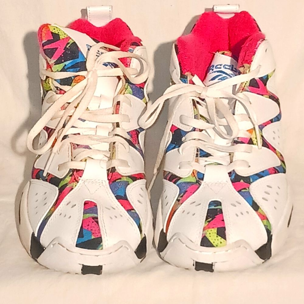 5 Woman's Rebok Sneakers White with Colorful Lines, Ankle Highz gently used